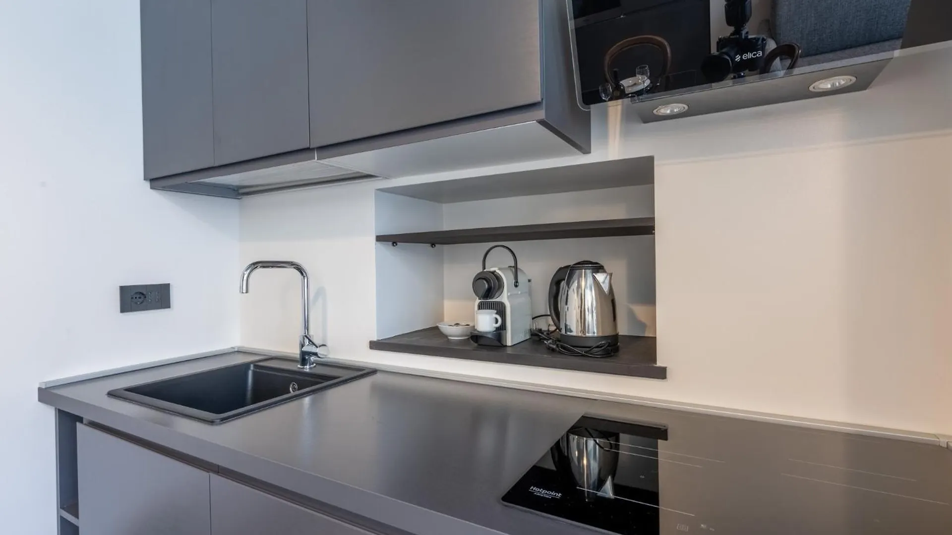Apartment Gisella Home 2 Bedrooms In The City Centre Genoa