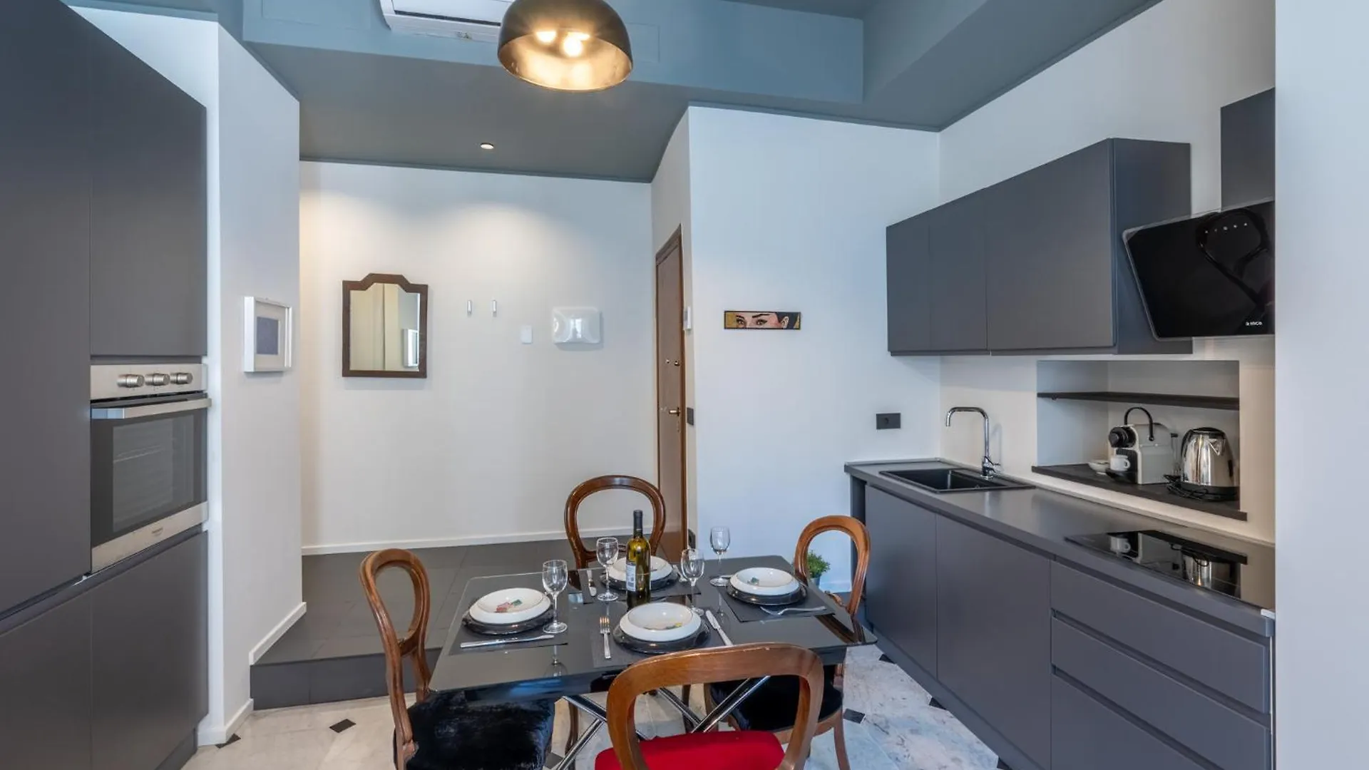 Gisella Home 2 Bedrooms In The City Centre Genoa 0*,
