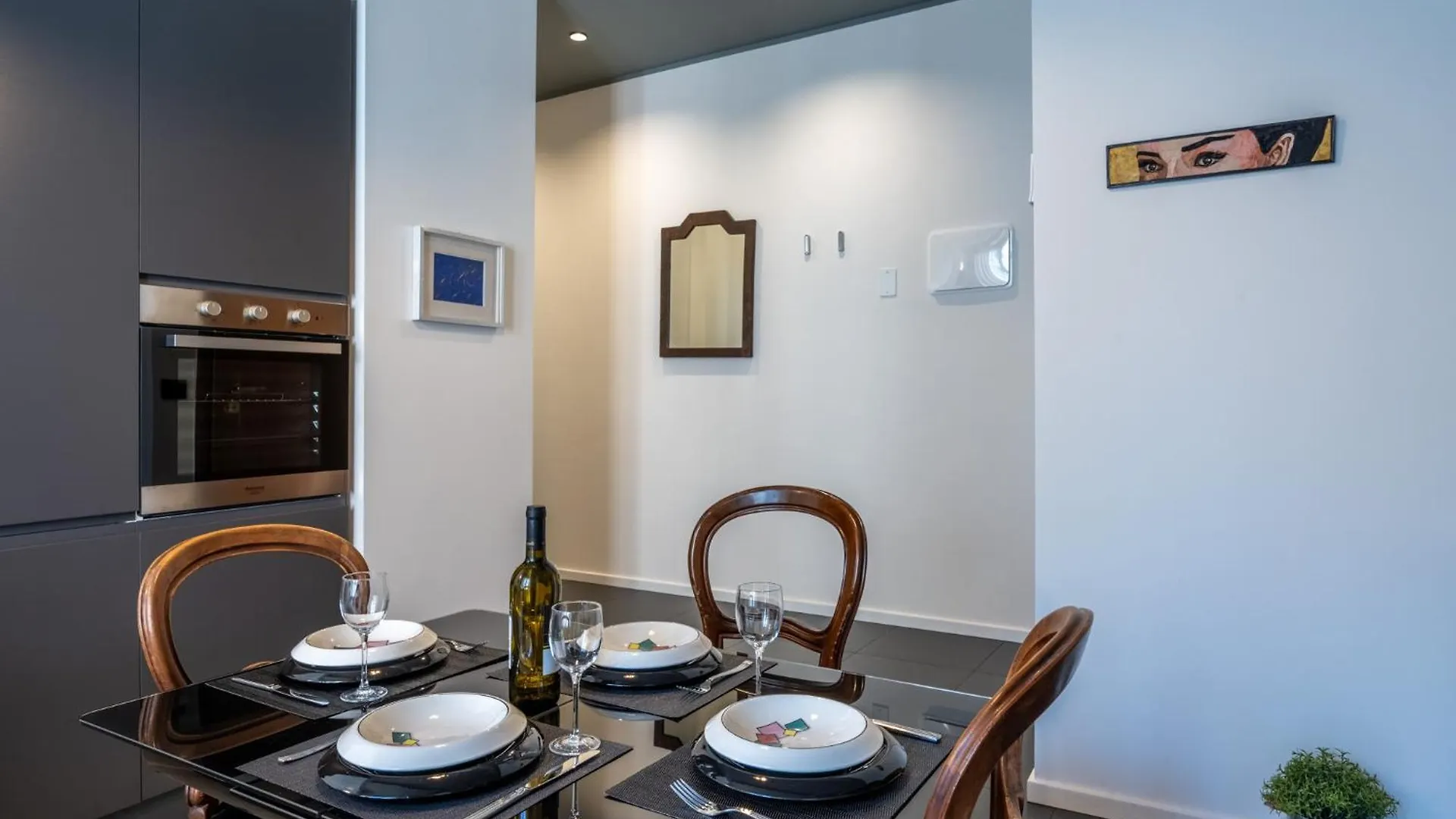 Gisella Home 2 Bedrooms In The City Centre Genoa Apartment