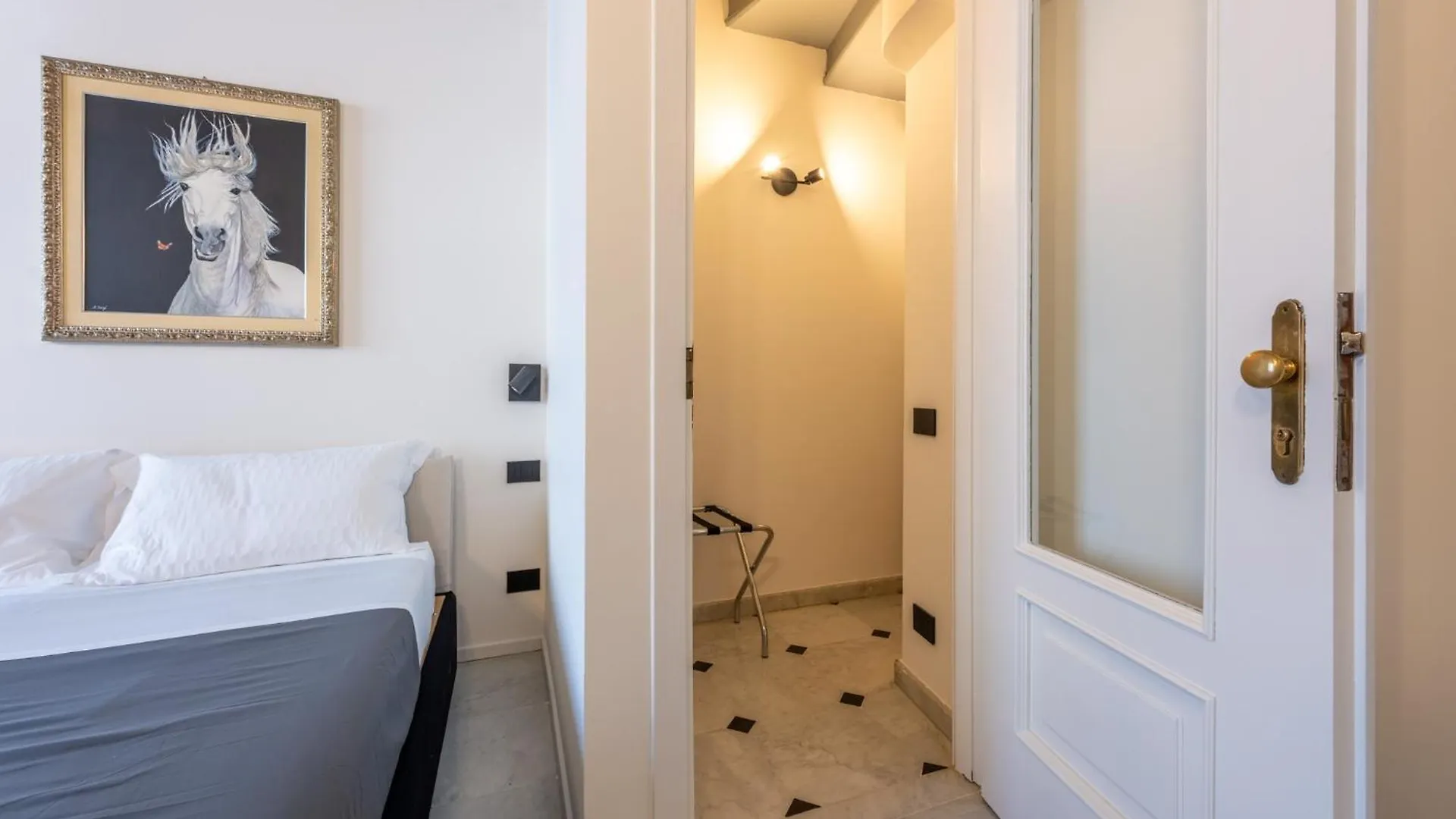 Apartment Gisella Home 2 Bedrooms In The City Centre Genoa